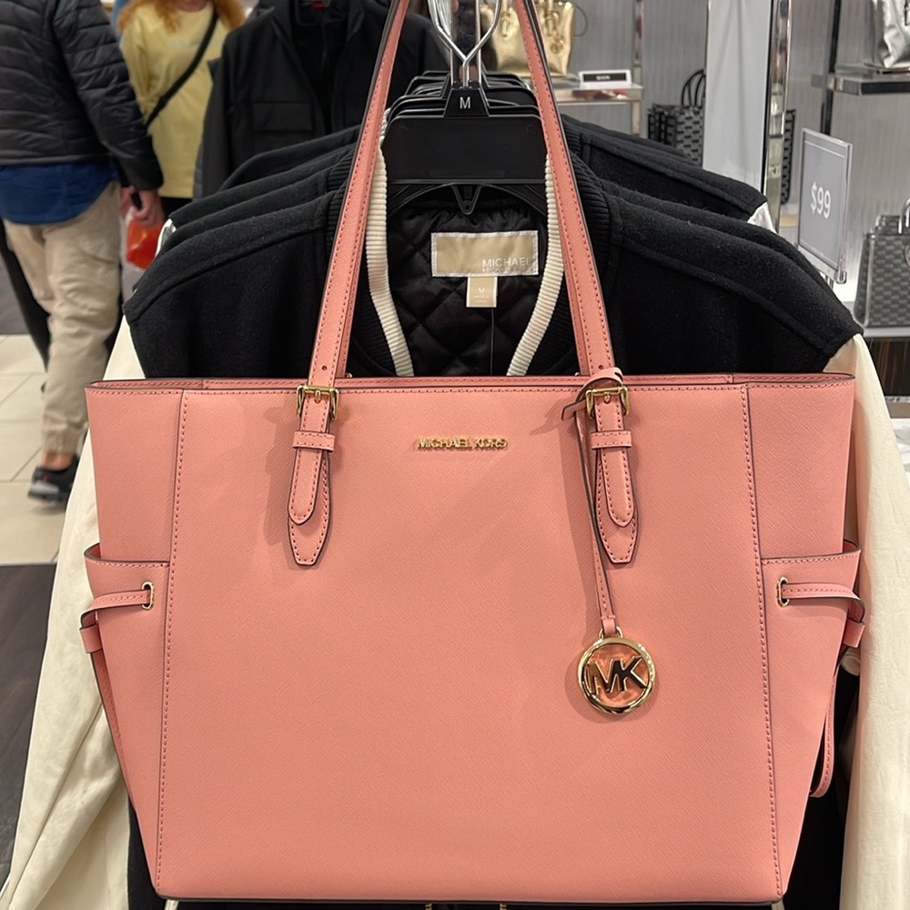 MICHAEL KORS
Gilly Large Saffiano Leather Tote Shoulder Bag
Primrose
NWT - Picture 5 of 16